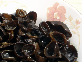 ব্ল্যাক ফাঙ্গাস এক্সট্র্যাক্ট পাউডার 10% পলিসাকারাইড রক্তে দ্রবণীয় রক্তে শর্করা নিয়ন্ত্রণ এবং হাইপোলিপিডেমিক ফাংশনাল ফুড